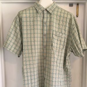 XL Clearwater Outfitters island life Shirt